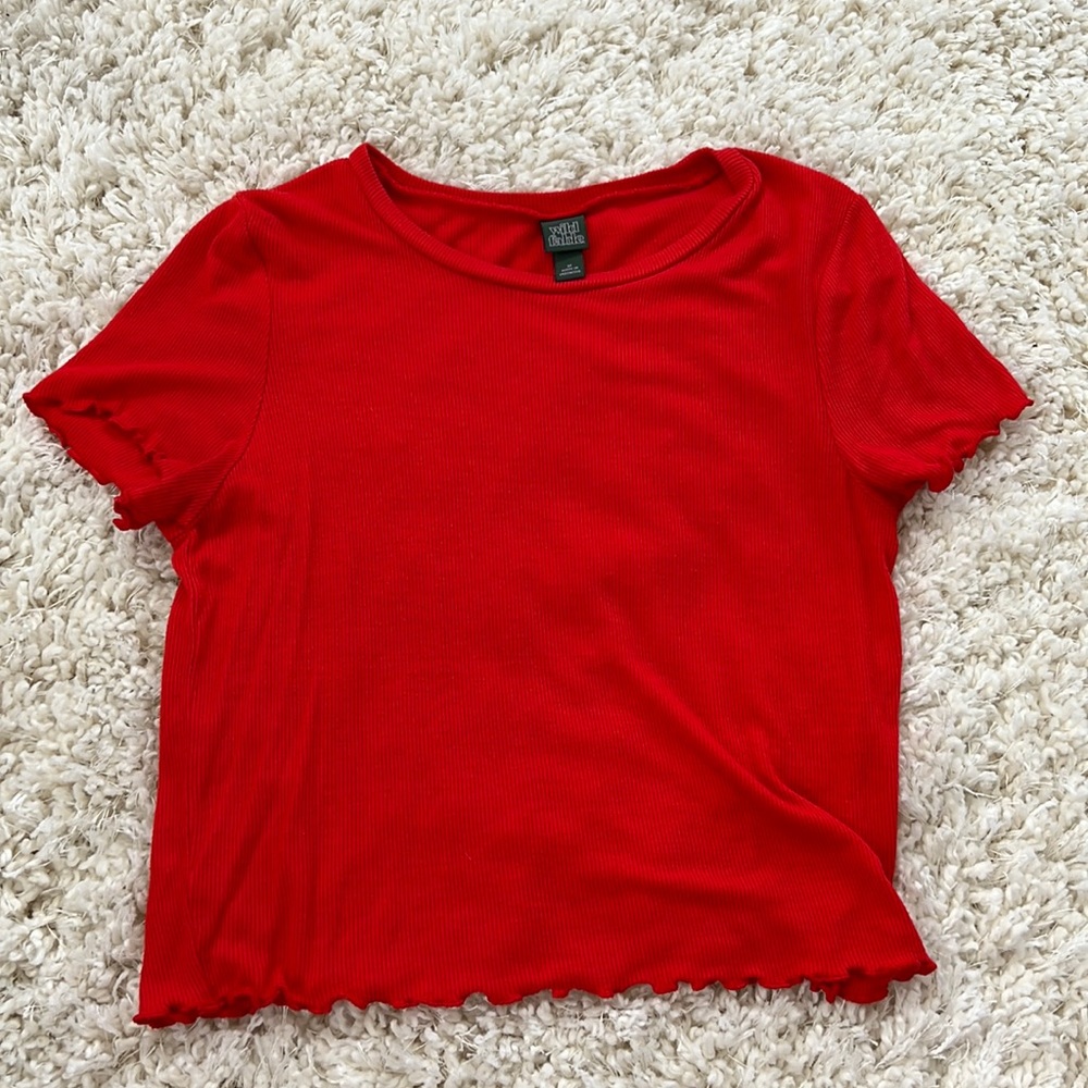 Short sleeve shirt with lettuce trim